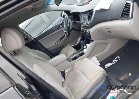 2016 Hyundai Tucson Sport z USA, uszkodzony, nr VIN KM8J3CA22GU233440